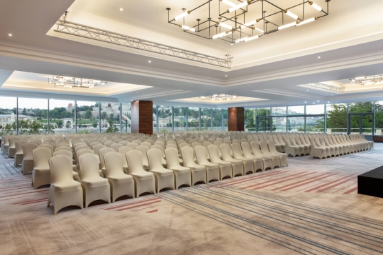 5*    - 5* Hotel Budapest Marriott 
